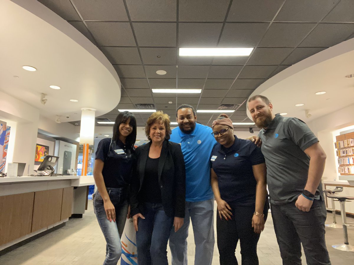 Meeting with the awesome Jersey Crew! @attportables <a href="/Marquez_NYNJ/">Marquez_Portables</a> @jcportables @ATTPortablesEVD <a href="/elthonmunoz/">Elthon Munoz</a> <a href="/JakeAraghi/">Jake Araghi</a> <a href="/jodiquinn69/">Jodi Quinn</a> <a href="/Lasette1230/">Lasette</a>