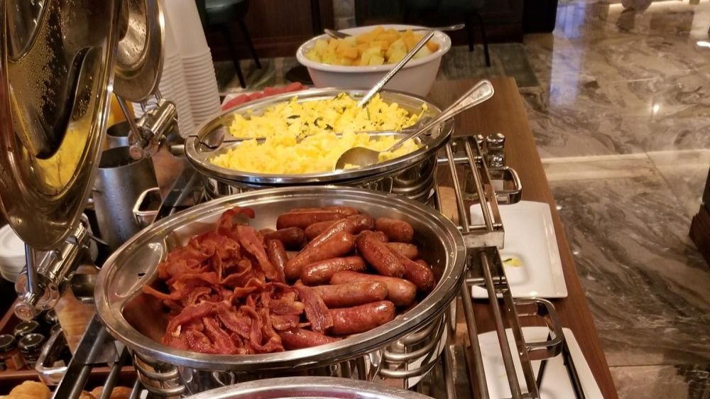 Did someone say #breakfast? It's everyone's favorite meal of the day. Come and indulge in our hot Breakfast Buffet. All of your favorites and none of the cooking. #DC #dining #food
bit.ly/2BGvl64
