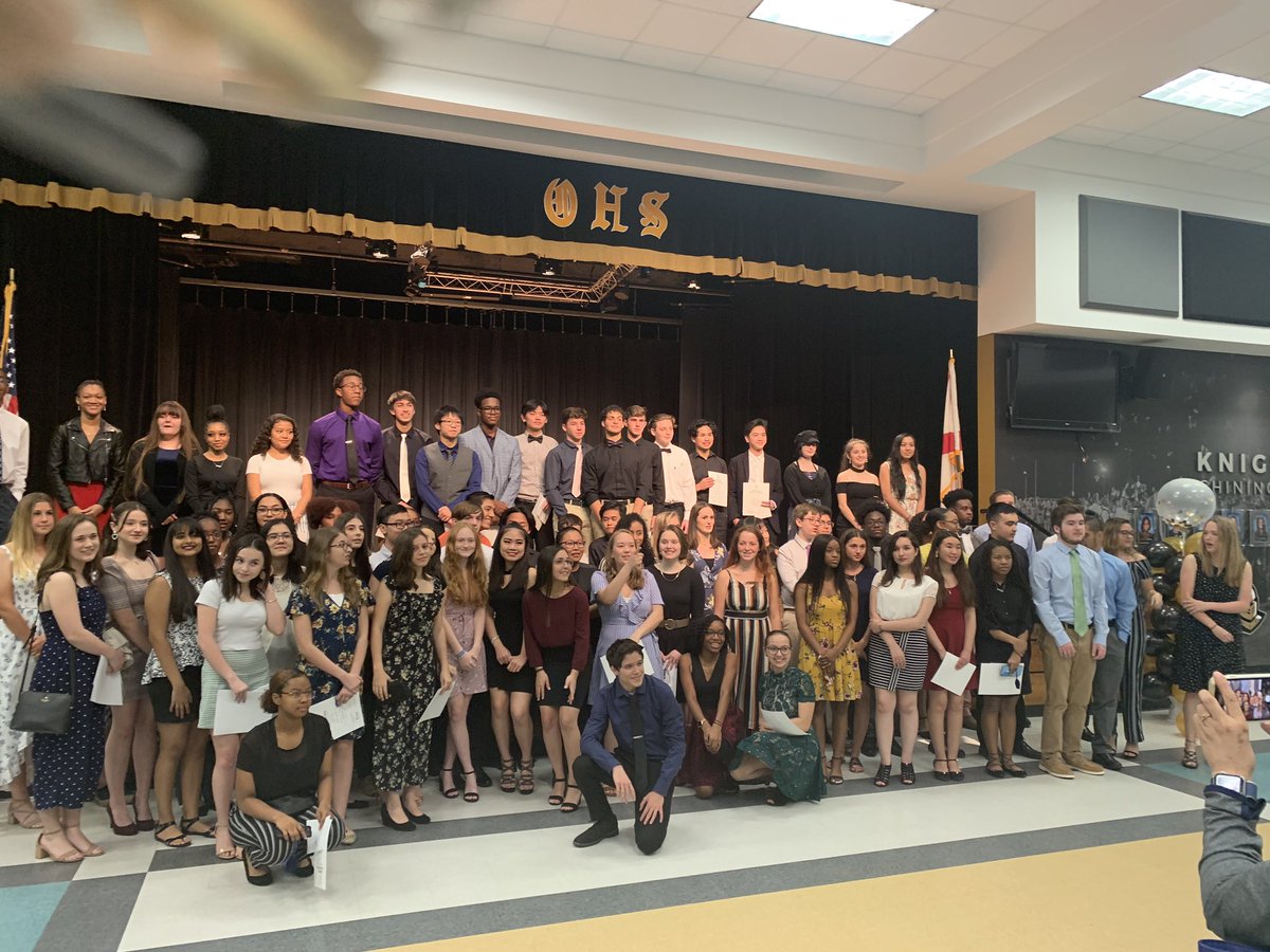 MrsStilianouCVA's tweet image. So proud of all our new NHS Inductees! Keep up the hard work! #OakleafBuilt