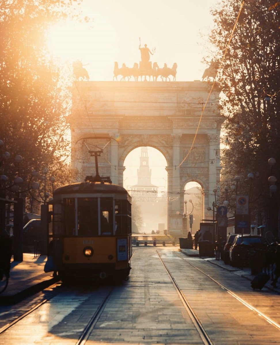 Porta Sempione or Sempione Gate is a city gate of Milan, Italy. Take a tram through the gate and take in the beauty and history of the city.⁣
⁣
▫️ @alberto_papagni ▫️

#Milan #Altido #StayAltido #ALifeThatIDreamOf #EuropeanHoliday #BookDirect #VacationRental #HistoricStructure