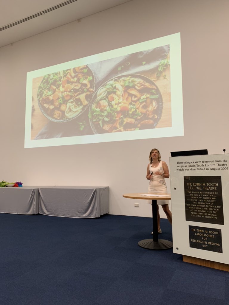 andrealove_APD's tweet photo. @simonejaustin on translating science into simple nutrition messaging for everyday practice @DAA_feed #DAAQLD https://t.co/0BWLrHVDsD