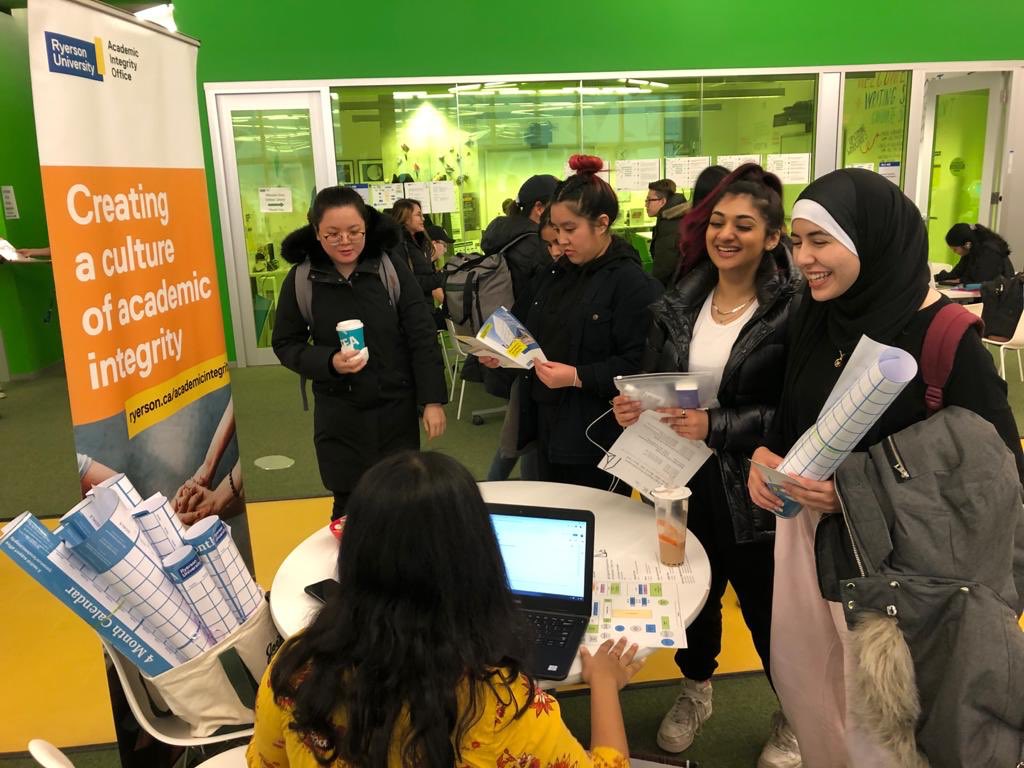 TMU_AIO's tweet photo. We are so grateful for everyone that came out today 💛☺️
#RUforAI #AcademicIntegrity #Ryerson https://t.co/rj80LgX7OM