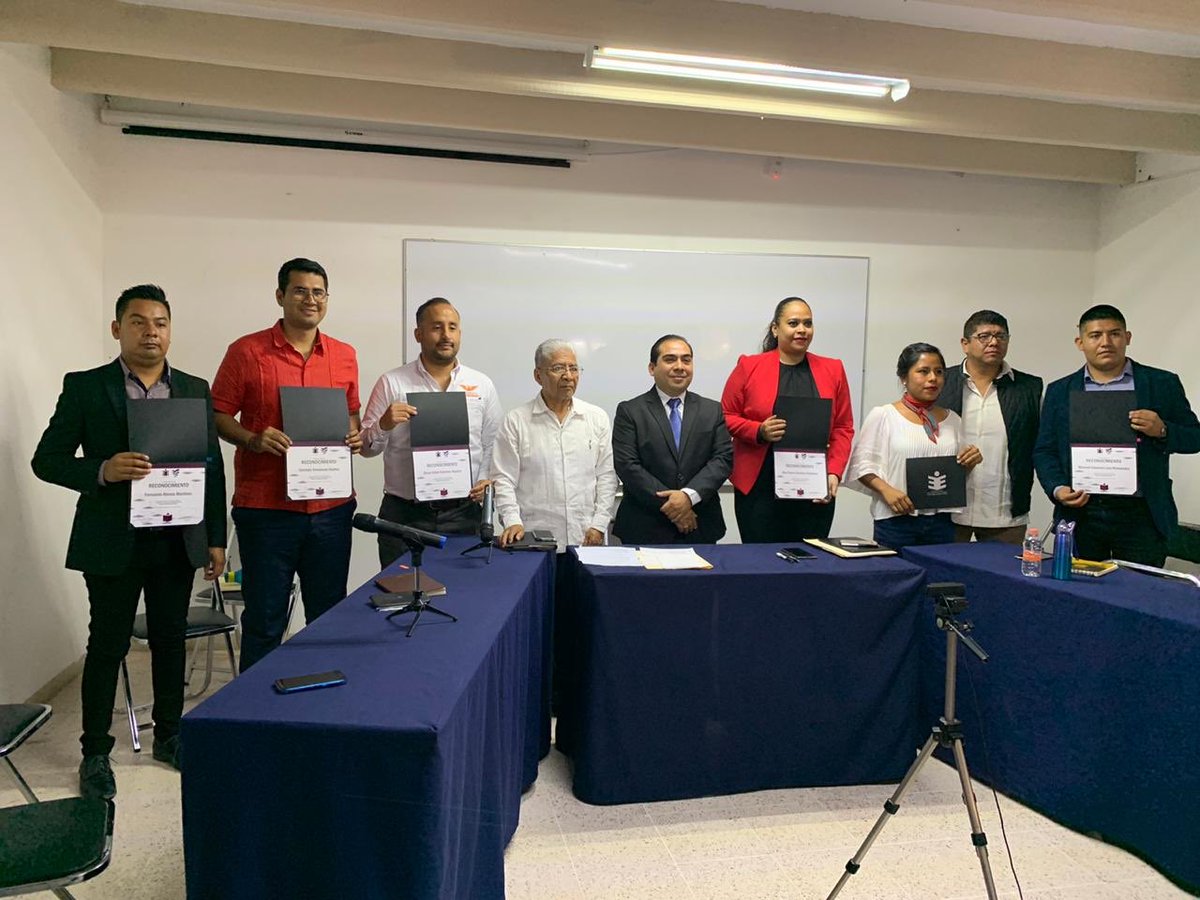 Seguimos generando espacios de reflexión con la juventud para la construcción de una ciudadanía participativa. Hoy el <a href="/IEEPCO/">IEEPCO</a> realizó en la <a href="/BuoUniversidad/">BUO | Benemérita Universidad de Oaxaca</a> la mesa de diálogo “El impacto en las elecciones ante una posible reforma electoral”.