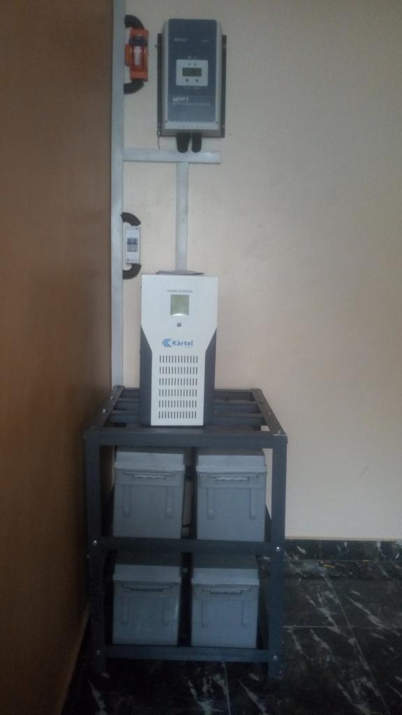 Mazinegroup's tweet photo. In progress. 3.5kw solar power project.  @Gidi_Traffic #solarpower #premiumsolarpower #lagos https://t.co/HQqtNddowY