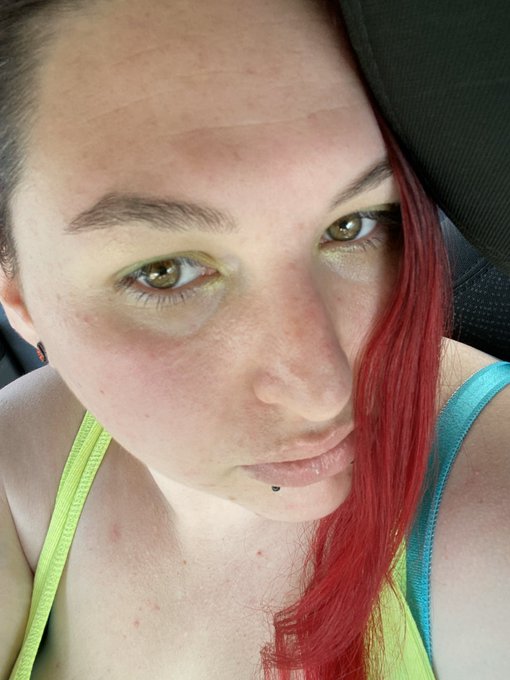 Loving how green my eyes have been all day. Can&rsquo;t wait to be back online so I can talk to all of you<a href="/tag/newprofilepic"class="tags"><span>#newprofilepic</span></a>