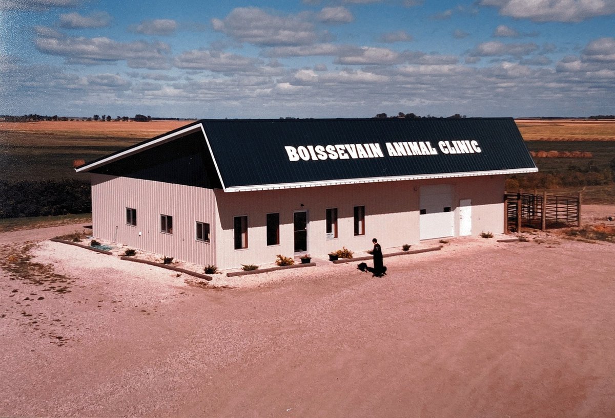 We built this Boissevain Animal Clinic in Manitoba back in 1999.
It's still being used to treat hundreds of animals every year!

#GoodonIndustries #TBT