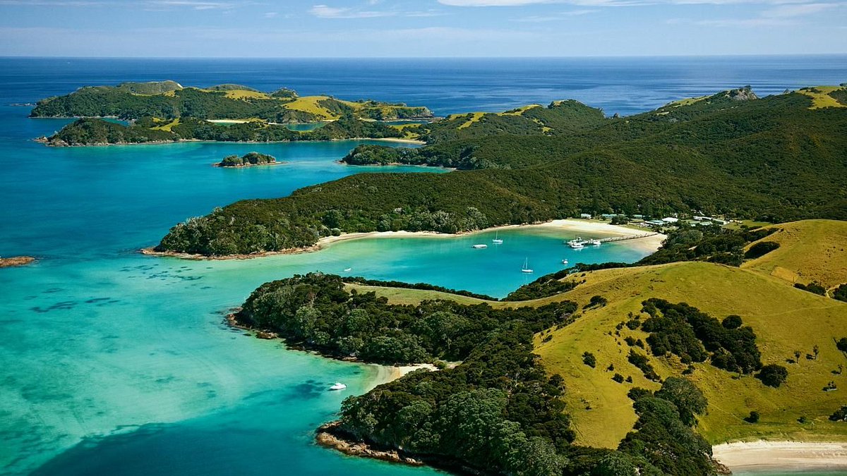 NPIRETravel's tweet photo. From the Bay of Islands to Lake Rotorua. 

Top 5 Beautiful Locations of New Zealand

https://t.co/rbb5J79epf https://t.co/1h1ijbph5D