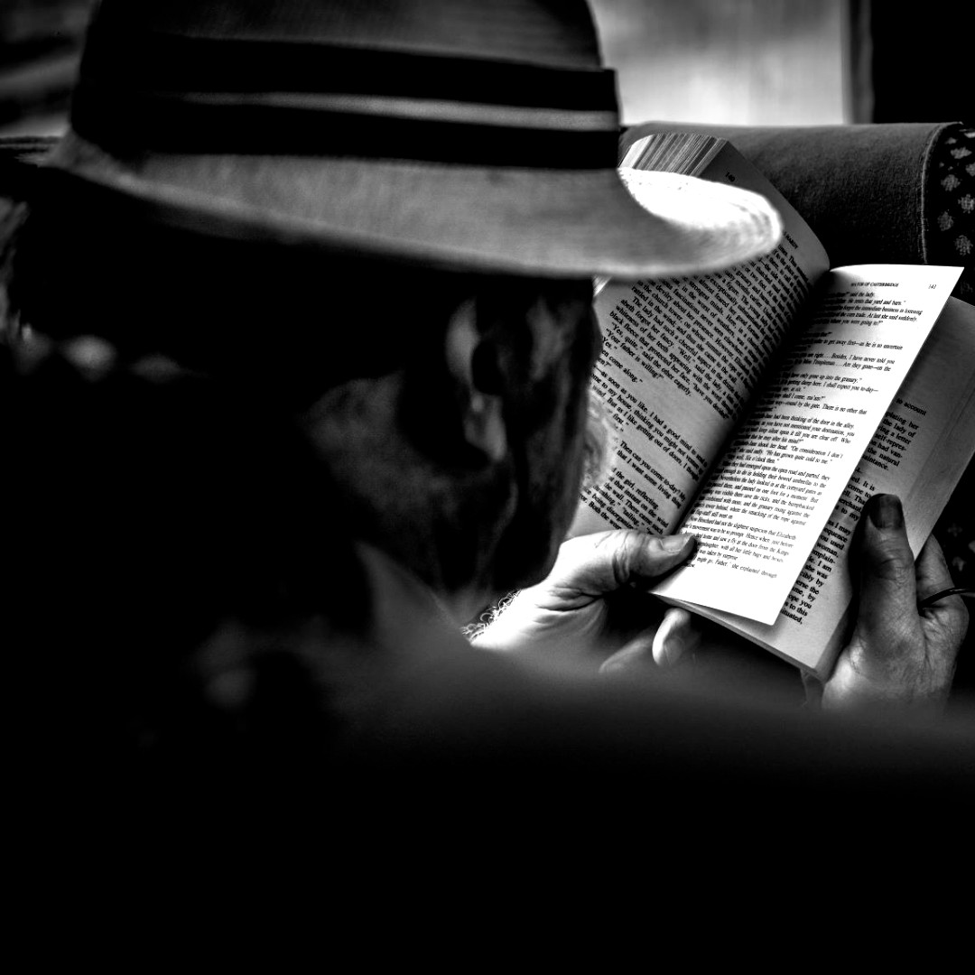 LettrezU's tweet photo. There is only one situation I can think of in which men and women make an effort to read better than they usually do. It is when they are in love and reading a love letter.  - Mortimer Adler

#writeletters #writelettersnotemails #letters #lettersfromhome #LettersOfLove https://t.co/5sXtnMr91i