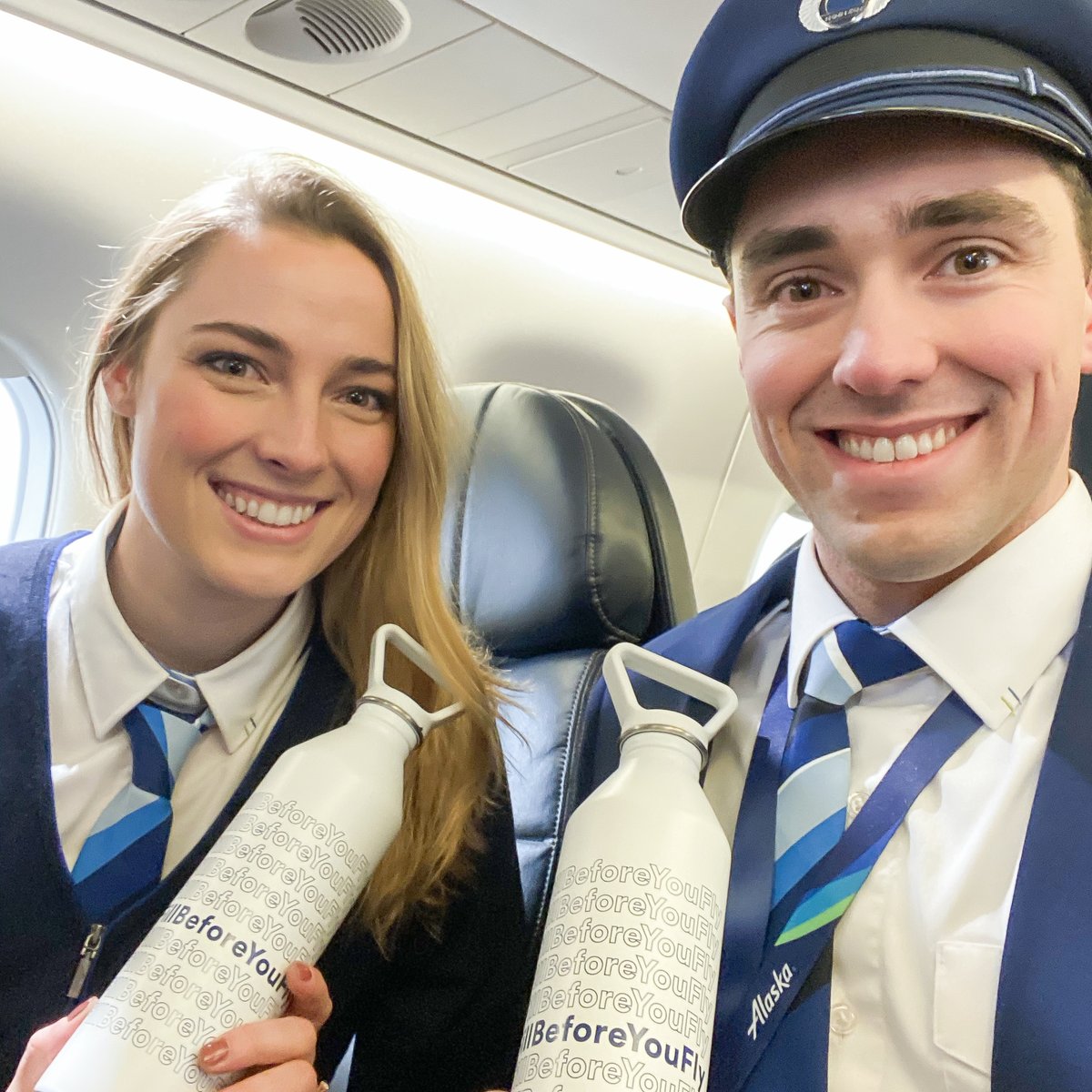 They remembered to #FillBeforeYouFly! How about you? 💧When you do, you help us support the environment and reduce single-use plastics.
