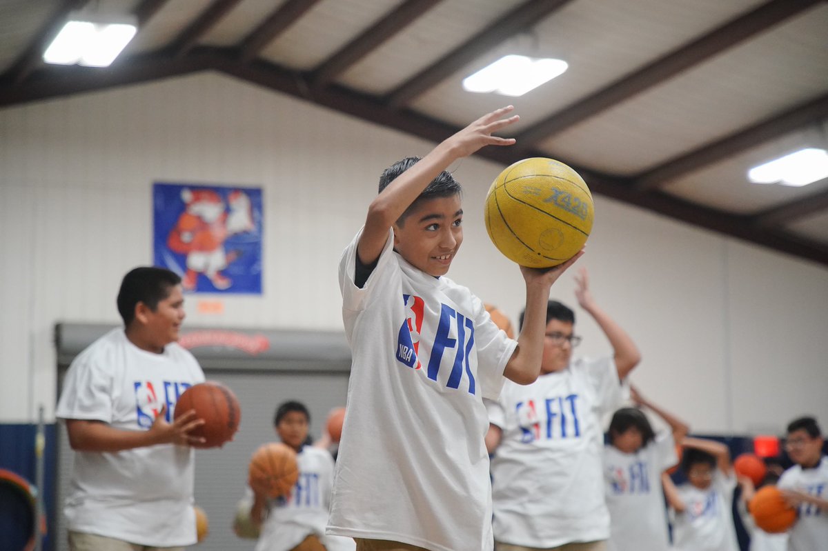 RGVVipers's tweet photo. In celebration of NBA Fit Week, the #RGVVipers Organization spent today at Eisenhower Elementary, teaching the importance of a healthy and active lifestyle. Jr. Vipers Staff, Fang and the Snake Charmers enjoyed a day of basketball exercises! ππ #NBAGLeague #NBAFitWeek #NBACares https://t.co/jeNHporh8F