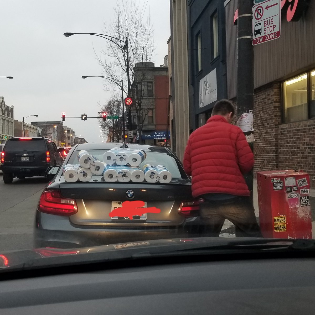 ChicagoProblems's tweet image. Bro. You having @TacoBell tonight?! That much TP has got to be expensive from @Walgreens. (After loading this, he brought out another load) #ChicagoProblems #Chicago #ItsCoronaTime #CoronavirusPandemic