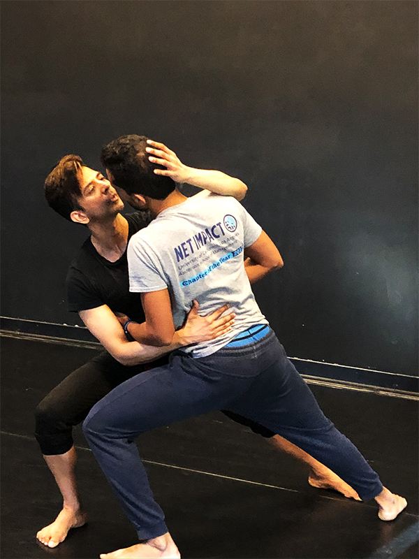 vidf's tweet photo. In rehearsal for inDANCE's ลiva kissed Viแนฃแนu!
This performance will be presented at the Roundhouse Performance Centre on March 18,19,20,21 at 8pm
Tickets & more info: https://t.co/2UE77QR2f1
#VIDF2020 #indancetoronto #gayfriendly #LGBTQ2 #gaydancers https://t.co/bMIGUAHd4e