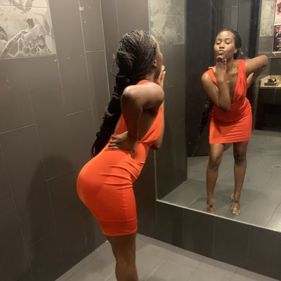 OverqualifiedR's tweet image. Kiss it kiss it better baby  #NewProfilePic