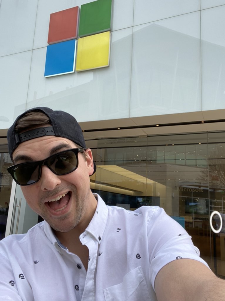 BDTeej's tweet photo. Just got to the @MicrosoftStore! Streaming from an amazing #StreamPod here in about 25 min!
Gonna be super polite and let the homies finish this Fortnite match. Lol https://t.co/n5Kzfa553I