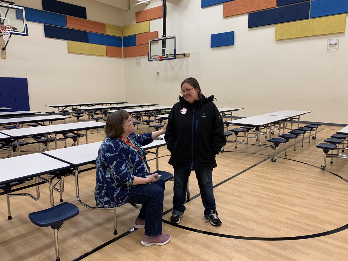 DrJWGraham's tweet photo. The Fiske Lions celebrated academic achievement &amp; social-emotional growth during our awards ceremonies, &amp; KCKPS BOE member, @HumphriesJaney, joined the party. She spent a signficant part of her day, building relationships with parents, staff, &amp; students! #kckpsontrack #LionPride https://t.co/gWwKWsIT5g