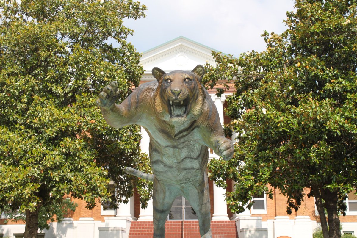 ECUTigerUpdates's tweet photo. East Central University to extend spring break for students. For complete details visit https://t.co/hCCeYbFCG4 https://t.co/meoo3DjXZj