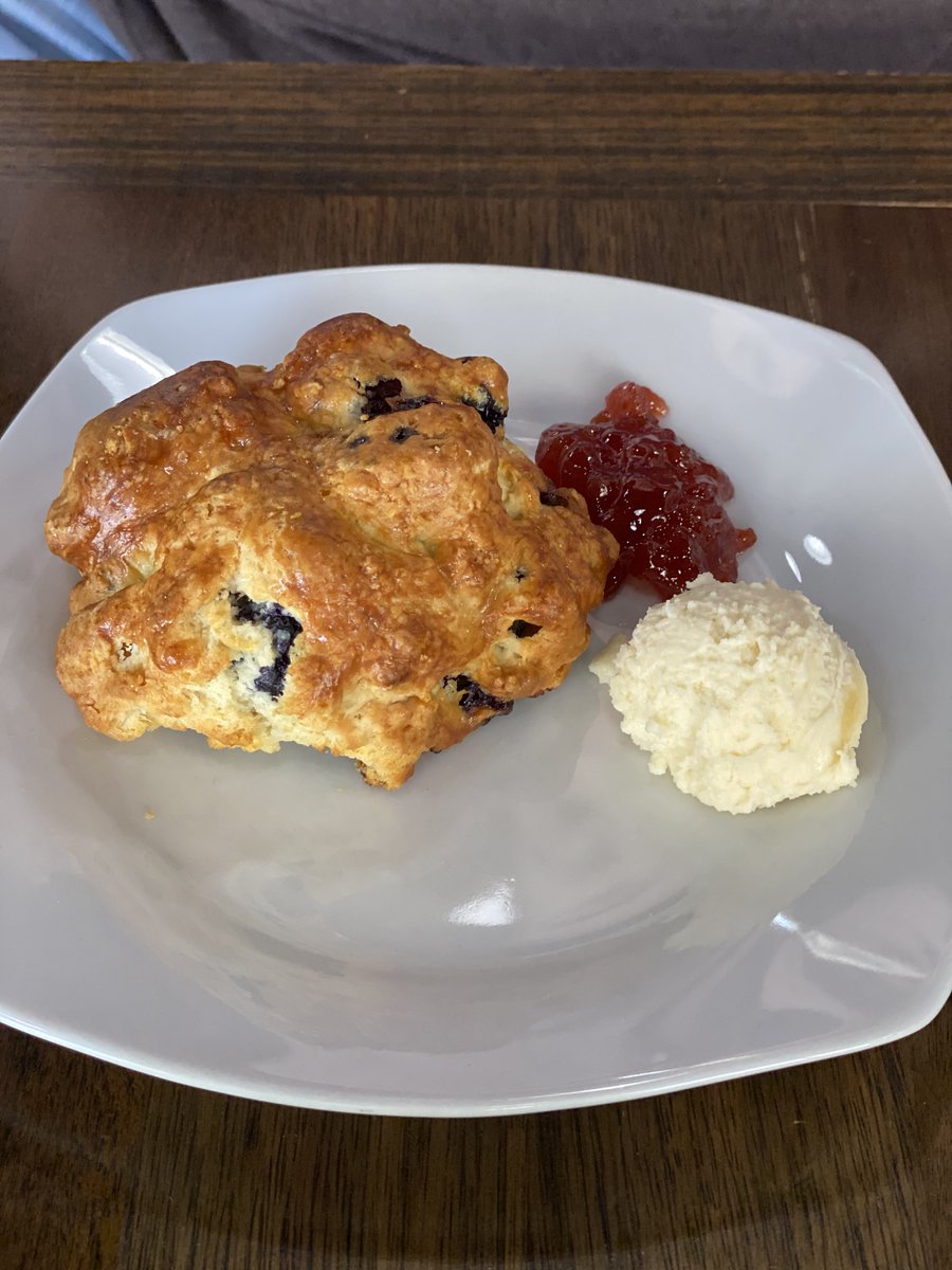 PaullettGolden's tweet photo. Lovely day for a cuppa!

#teatime #teahour #creamtea #tealover #booksandtea #afternoontea #friendsandtea https://t.co/2zwpdaNoyH
