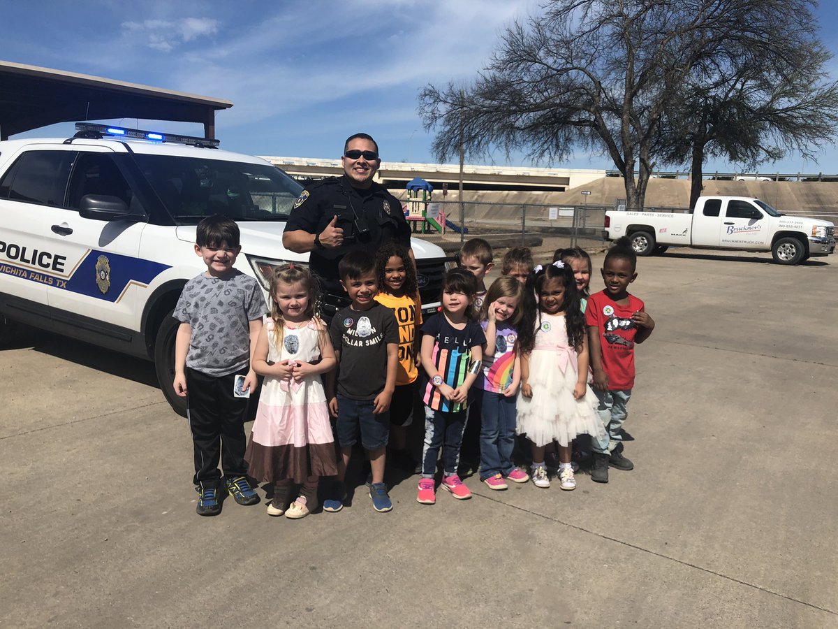 PreKwithMrsA's tweet photo. Transportation Day! Thank you our community helpers that spent their day educating our Ss about different types of transportation! #prek #ecse #sped #prek #earlylearning #bebold #betheone #iamwfisd @brookbears @wfisdearlylearn https://t.co/oaWllmEv3k