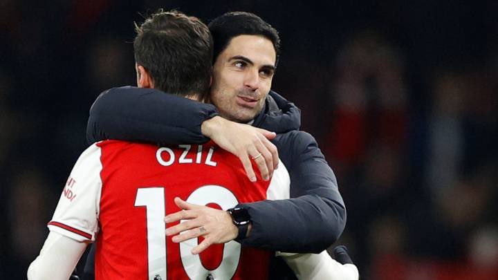 itsjustfifa's tweet photo. “Arsenal manager Mikel Arteta has tested positive for coronavirus and the club's game against Brighton on Saturday has been postponed.”
via. BBC SPORT

It’s really sad how is it keep going.
Hope everything gonna be fine🙏❤️

#arsenal 
#CoronaVirusUpdate 
#premierleague https://t.co/bMH5geK3ij