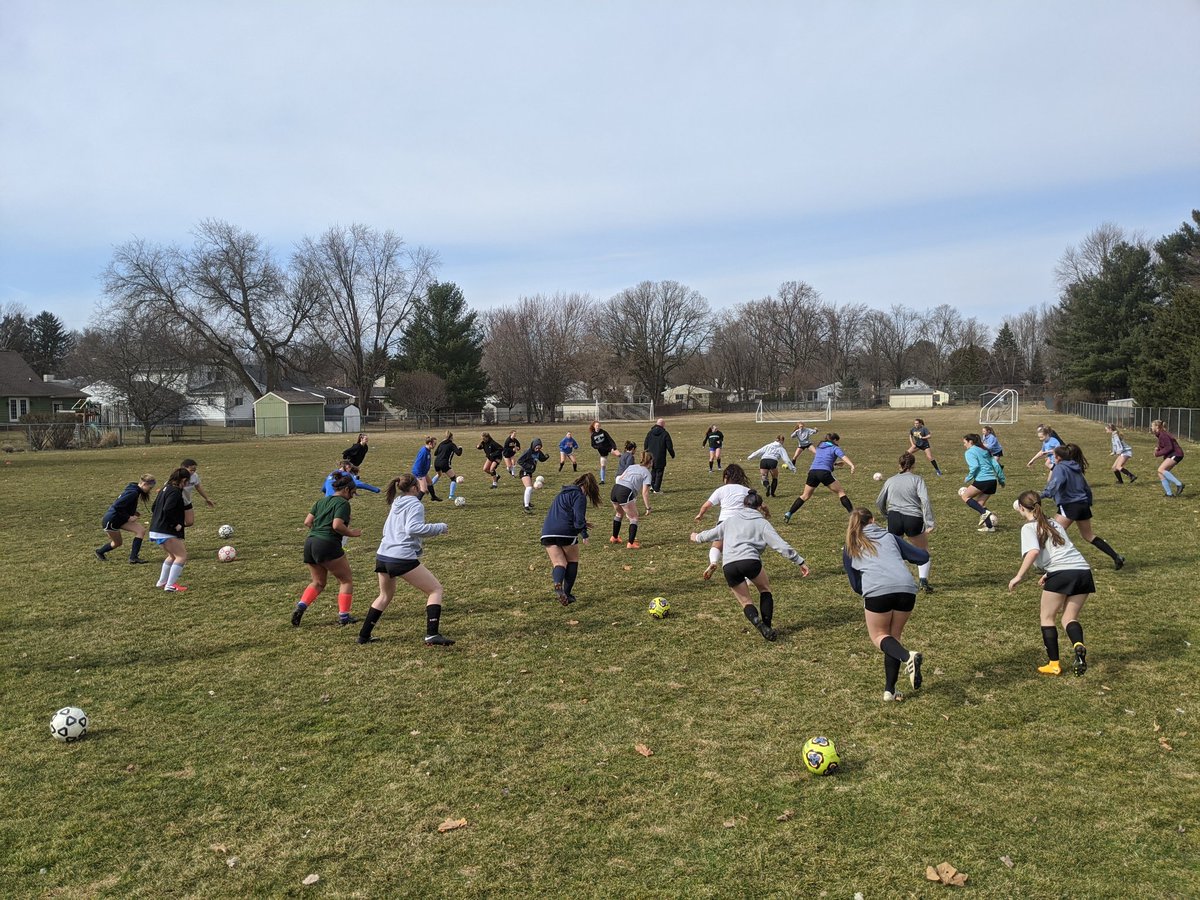 Mason_gsoccer's tweet photo. A huge shoutout and special thank you to local club coach and technical trainer, Dan Jury. He made a special trip out to Mason to teach players and coaches the best way to implement the FIFA 11+ injury prevention program. https://t.co/2fcPHTdofh