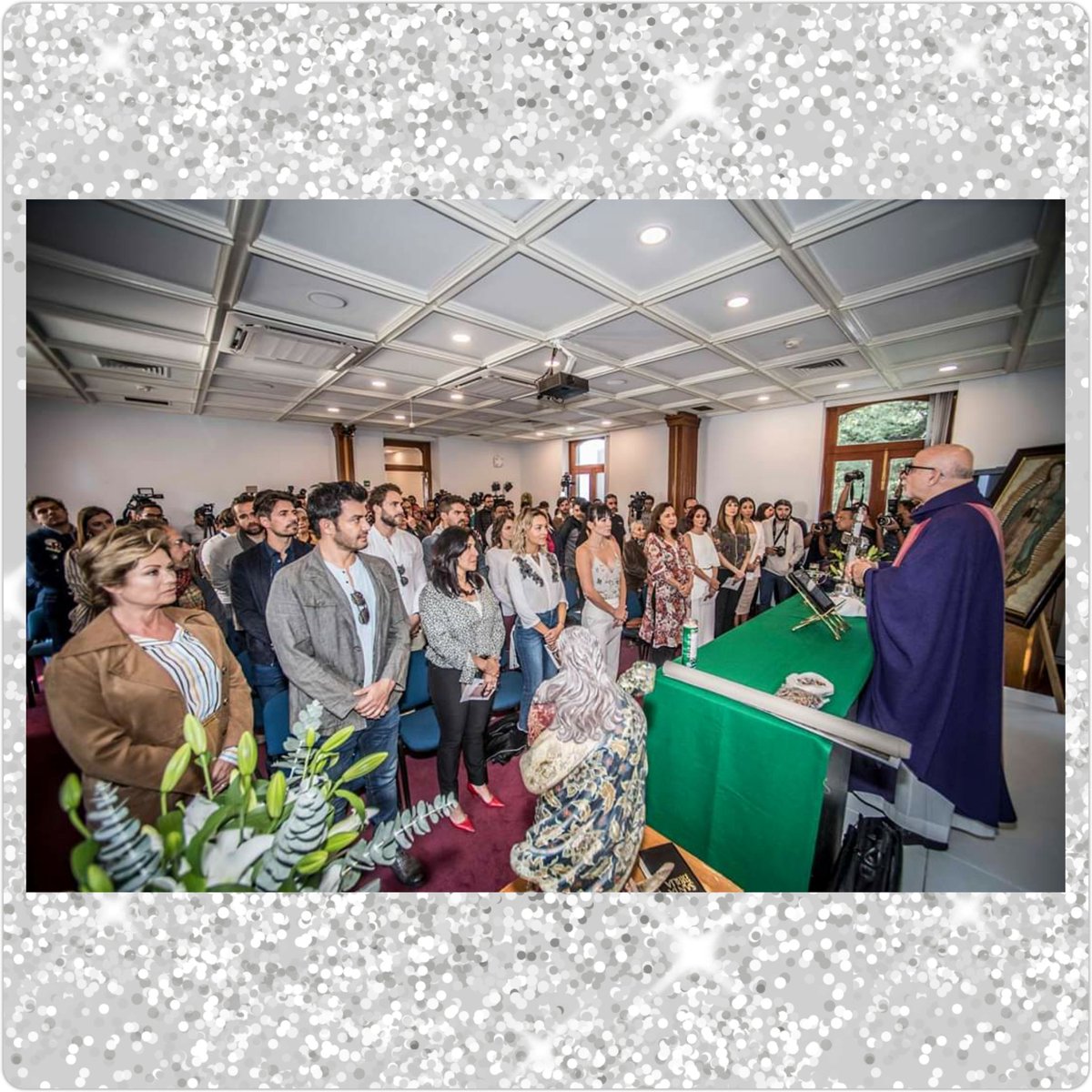 JuliayEladio's tweet photo. 📸📺🕯🙏🇲🇽 #ImperiodeMentiras  #FelizJueves #Misa #Elenco #tbt #SusanaGonzález será  #RenataCantú 
#GranEstreno : #Lunes 4️⃣ de #mayo 🕤9:30pm #Canaldelasestrellas 
#novelasmexicanas #México #LasEstrellas #ConLasEstrellas  #Televisa https://t.co/WvEoGZu7qb