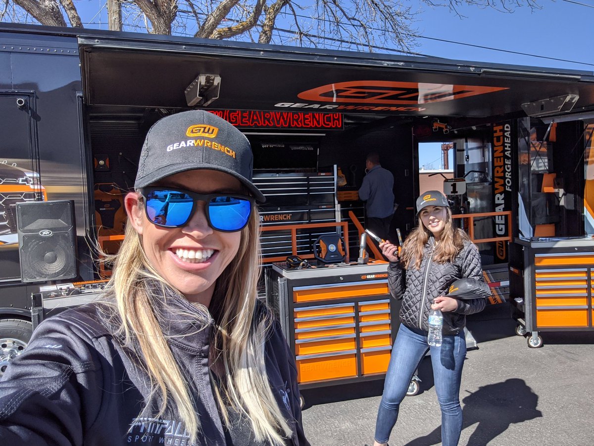 SarahBurgess97's tweet photo. Awesome day today hanging out with the @gearwrench hauler at @IndSupply company in Salt Lake City. Got that Christmas wish list sorted already
.
#GEARWRENCH2020 #GEARWRENCH #workwithmyhands #tools https://t.co/nhw4gSb71a
