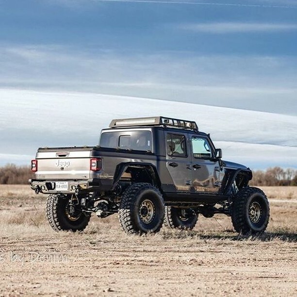 Cream of the crop.
-
#diamondbackready #jeep #gladiator #ls3 #offroad
Photo: @portraitsbydenim ift.tt/3d4xSqm