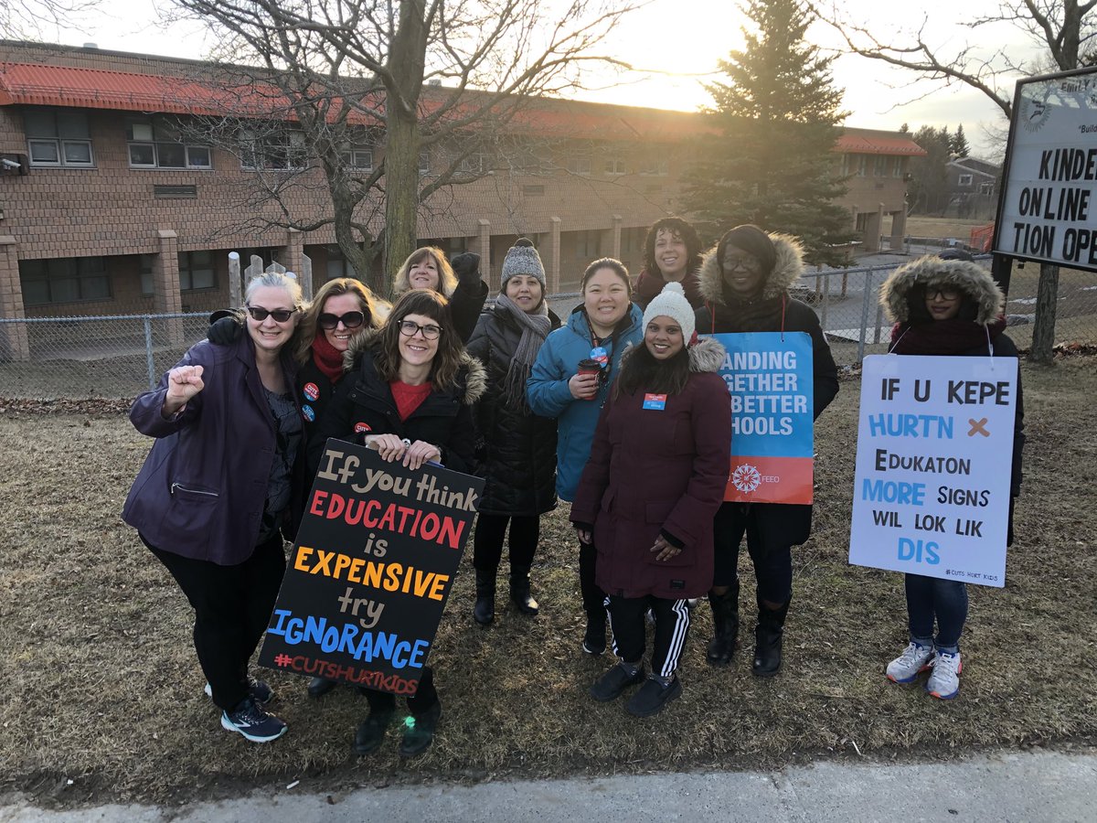 MrsDixonLibrary's tweet photo. Emily Carr PS teachers picket before school because public education is worth it. #Istrikebecause ⁦@Sflecce⁩ ⁦@fordnation⁩ #ETFOstrong #ett https://t.co/Wt6khVc5sp