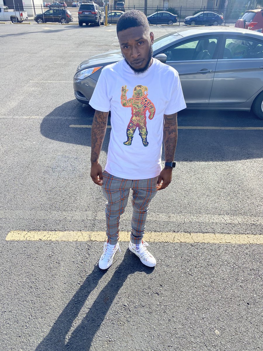 ifinessedem's tweet photo. flex on niggas so u know they wanna kill a G #PTSDTour https://t.co/M7svpxXfGR