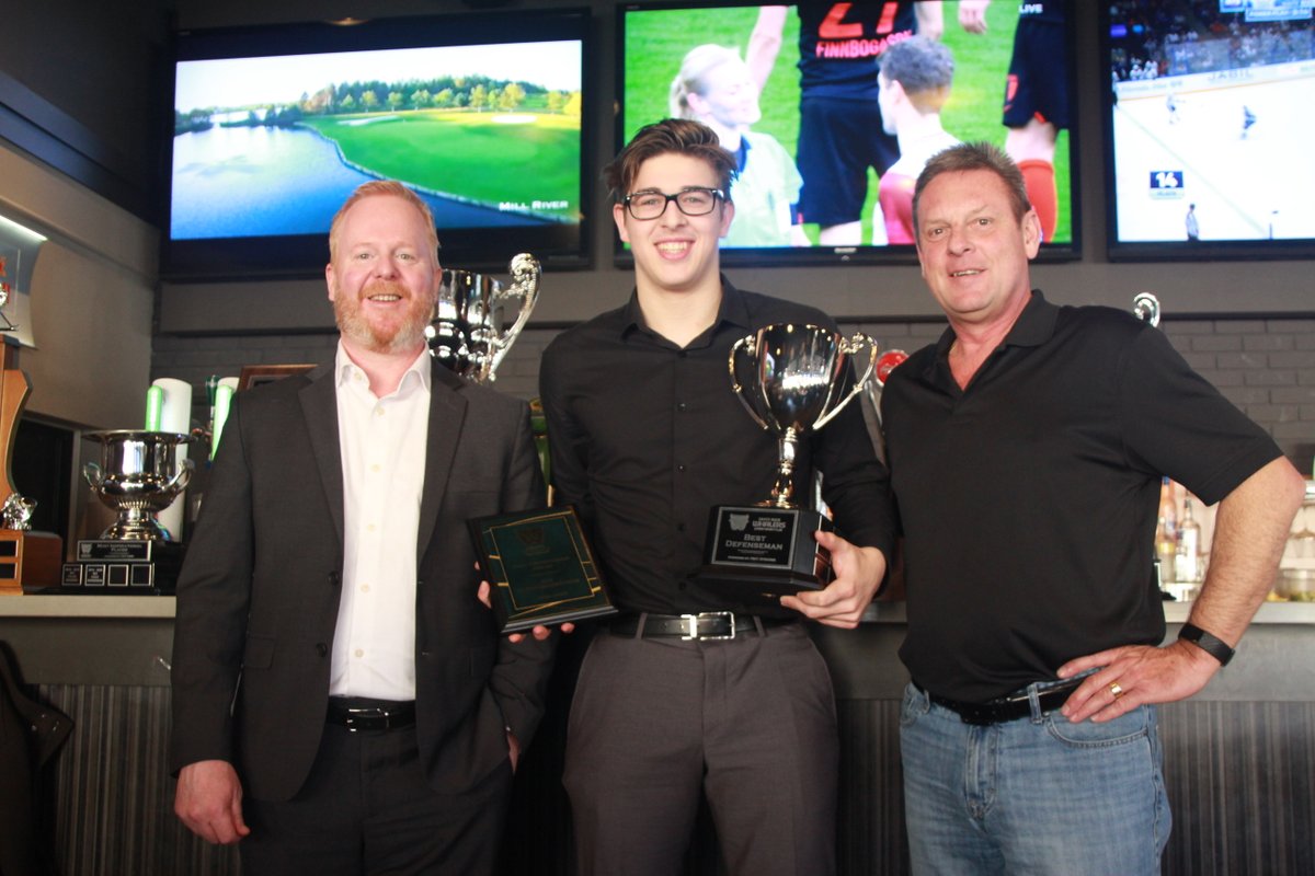 WRWhalersHockey's tweet photo. Congrats to the 2020 Whalers Best Defenceman Award winner, Bryce Margetson! Best Defenceman award presented by Mike Plotnikoff!

#WhalersAwardsBanquet #RidetheWave #TopDefenceman https://t.co/BnOpMgak30