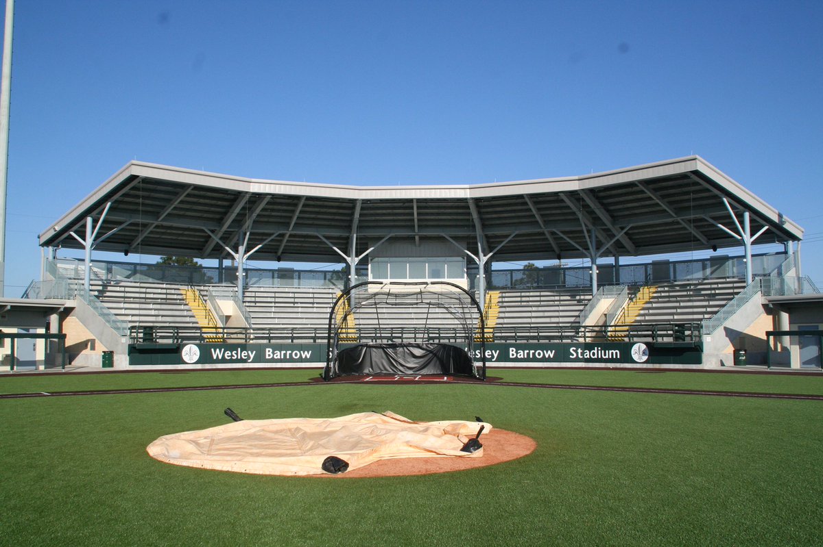dumasity's tweet photo. Extremely blessed to announce that I am committed to further my academic and athletic career at Xavier University of Louisiana. I want to thank all of the family, friends, coaches, and teammates who have been a part of this journey. This one’s for y’all. https://t.co/e21fdBBsO7