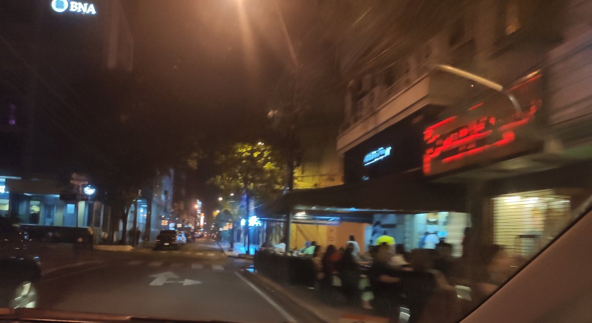 jfergo86's tweet photo. Se van a morir pio luego porque NO salgan quince días. Y después exigimos al Gobierno camas de terapias y medicamentos, cuando no podemos hacer un pequeño sacrificio de NO salir.
*Lido Bar
*Bolsi y un local de Lomitos Árabes sobre Palma. Multa a estos locales x irresponsables. https://t.co/dOImJVzOOz