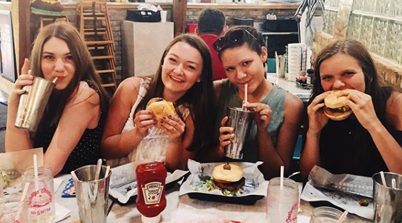 CheeburgerBrand's tweet photo. We pulled this oldie but goodie back out! #TBT to 2017! Come back and see us soon!
Repost @millieprechtel - Big girls gotta eat https://t.co/jVFX8TmY56