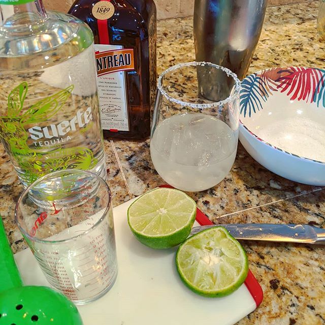 Sara_Ramsey's tweet image. Social isolation requires scurvy prevention. #amdrinking ift.tt/2Q8jJhJ