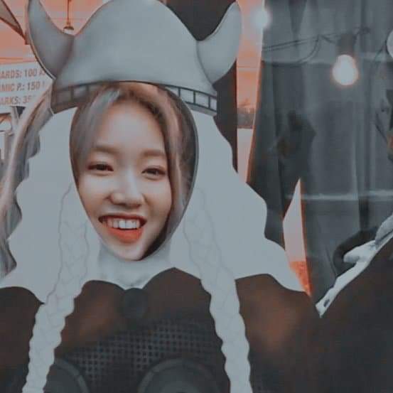 hyunieshasha01's tweet photo. LOOK FOR THE LOVE THAT WILL DO EVERYTHING FOR YOU. LOOK FOR SOMEONE WHO WILL CHOOSE YOU NO MATTER WHAT 💕💓 #Loona #HyeWon #Oliwon #SoWhat1stWin https://t.co/pv56ca8xLX