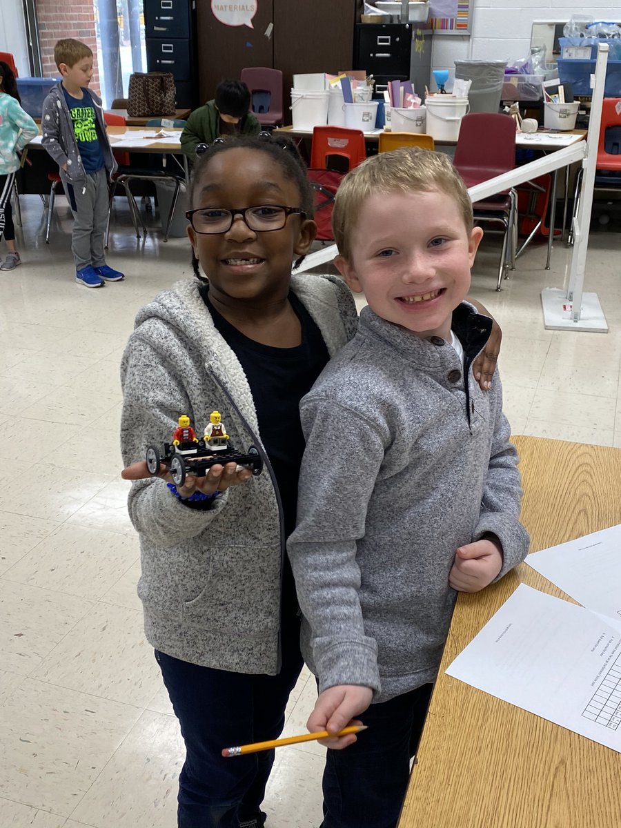 Seusserrific's tweet photo. Fun with Force and motion in first grade with Bricks 4 Kids!  @Seusserrific @obgSTARS #gatespride #one CCPS https://t.co/0pFHADc8XC
