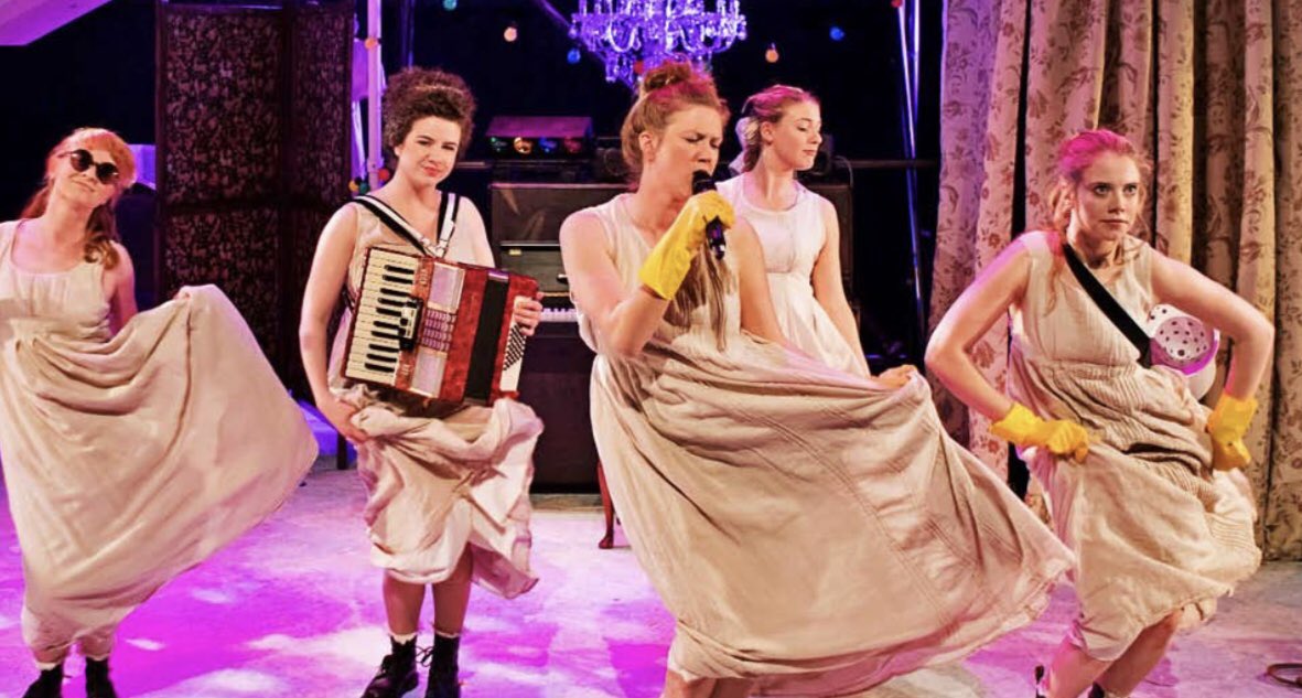 Writer &amp; actress ⁦<a href="/isobel_mcarthur/">Isobel McArthur</a>⁩ ‘s adaptation of #JaneAusten ‘s Pride&amp;Prejudice “Pride And Prejudice (*Sort of)” featuring McArthur &amp; 5 fellow stars ( all brill) playing all characters is hilarious.On tour ⁦<a href="/OxfordPlayhouse/">Oxford Playhouse</a>⁩ , ⁦<a href="/NSTheatres/">NSTheatres</a>⁩  from March17.