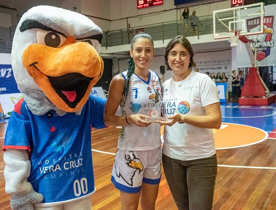 Uma bela atuação da ala do @VeraCruzBasket e da seleção! 22 pontos, 11 assistências e 8 rebotes para <a href="/Patty7Teixeira/">Patty Teixeira</a>, que fechou o jogo com 33 de eficiência para levar o Troféu <a href="/VoeGOLoficial/">GOL Linhas Aéreas</a> Melhor Jogadora da Partida! 🏆🔵🦅

#TroféuGOLMVP #LBFCAIXA2020🏆

📸 Fábio Leoni