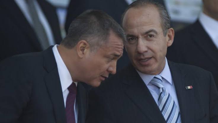 ProfesorChairo's tweet photo. @FelipeCalderon Por lo menos ya no estamos en manos de empleados del crimen organizado... https://t.co/ahHu1AKBiO