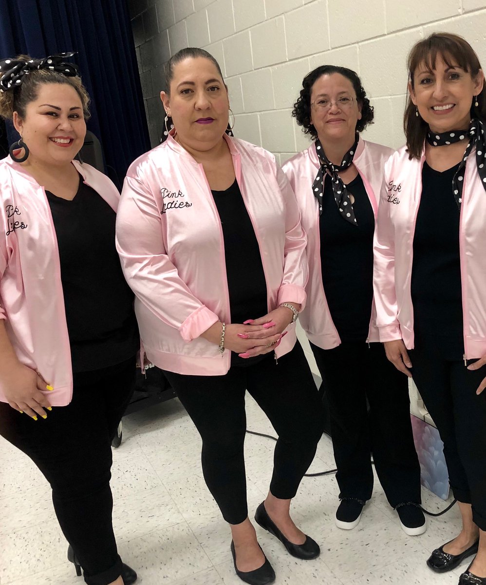 SunriseMtnEPISD's tweet photo. Kinder students rocking to the 50s! #pinkladies #iamepisd https://t.co/Vffu1cJIDG