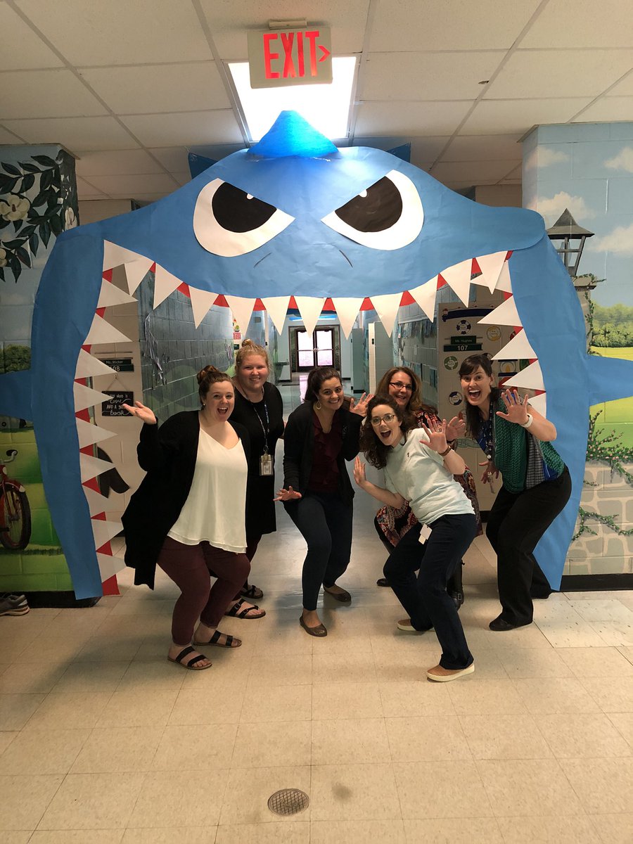 When your amazing art teacher helps set the stage to engage!! We are ready for shark week! <a href="/saludaschools/">SaludaCountySchools</a> <a href="/HESHORNETSROCK/">Hollywood Elementary School</a>