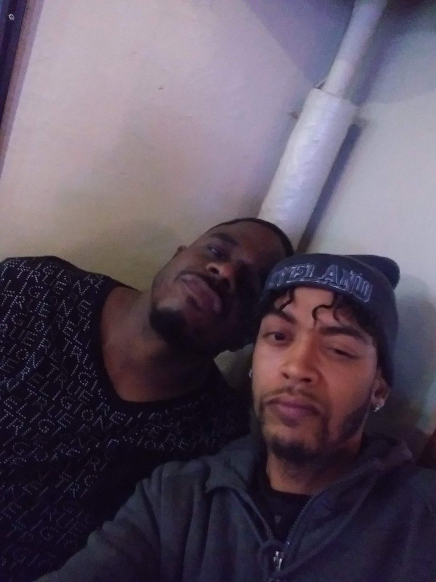 Ch3ck_my_fr3sh5's tweet image. @king_dereon CUZZO!!
#LOSTFILES
#BIGCUZZO + #LITTLECUZZO = #DRUNKCUZZOS
🎯🎯🎯😜