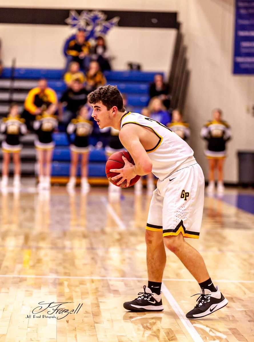 cait_murray_'s tweet photo. I am so so so proud of you for what you have done this season. You have showed amazing leadership and continue to do amazing things. I have loved watching you play basketball for the past 3 years.I am sorry your season had to end this way:/ I wish I couldve been there @mpauly_12 https://t.co/bLCrvlhtEu