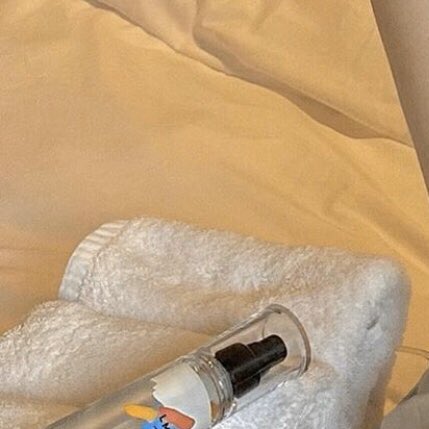 maririnmoro_'s tweet image. え、待って。テリちゃんもルミナスヘア使ってるの？🥺

ハイトーンにしてても髪綺麗だから、ヘアケア気になってたけど一緒とか嬉しすぎる…！テリちゃん使ってるなら私も一生使う😭😭！