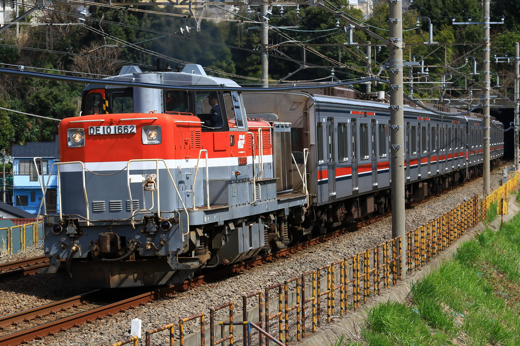 鉄道スジ على X: 