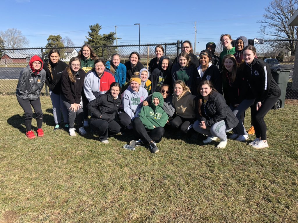 CoachTollison's tweet image. This field, these ladies,
Look for our googleclassroom for HTSB! We will post daily assignments ! Thanks to our awesome AT Carly  we have bands and stretches to help during our time off...
Sure gonna miss them these next three weeks!  @HLS_SportsMed