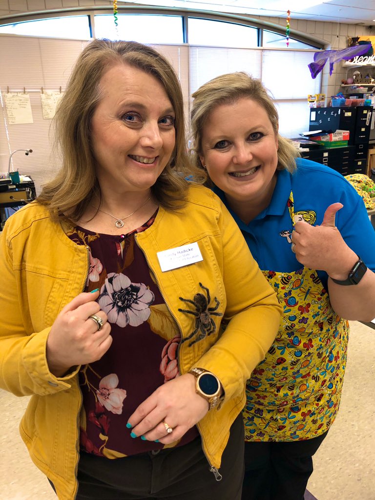 TimHayden18's tweet photo. Thank you Cindy @iheartk_6 for coming down today to check out our exploration day @ACMS_Jaguars You were a trooper and you can tell all of your friends, “Yes, that is a real tarantula.” #ACexplo2020 https://t.co/6cWFD4vWnS