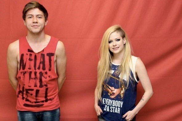 trixiemattel's tweet photo. Well we know Avril is going to be just fine. 🌡🧬🦠 https://t.co/O3XulYGo5z
