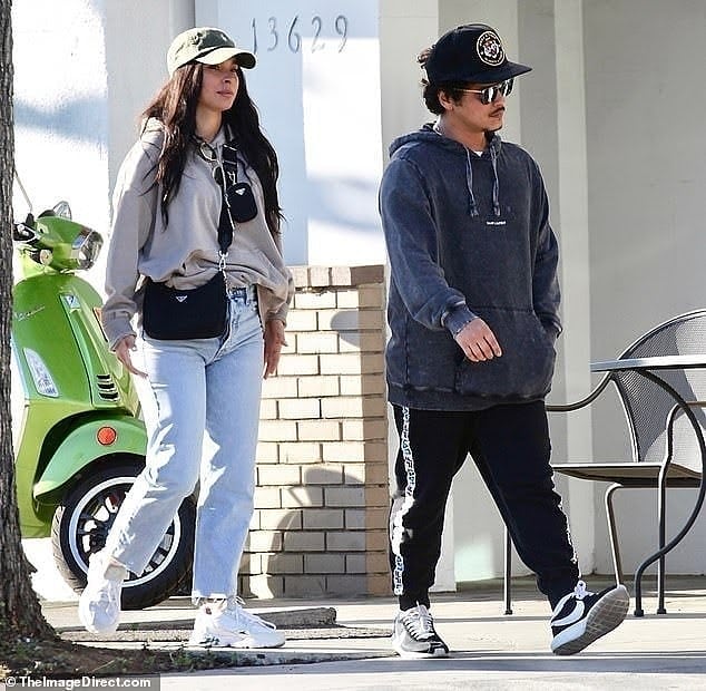 LBMBRA's tweet photo. 📸 Bruno e Jessica ontem (11) em Los Angeles. 

© The Image Direct https://t.co/StykmPrcUE