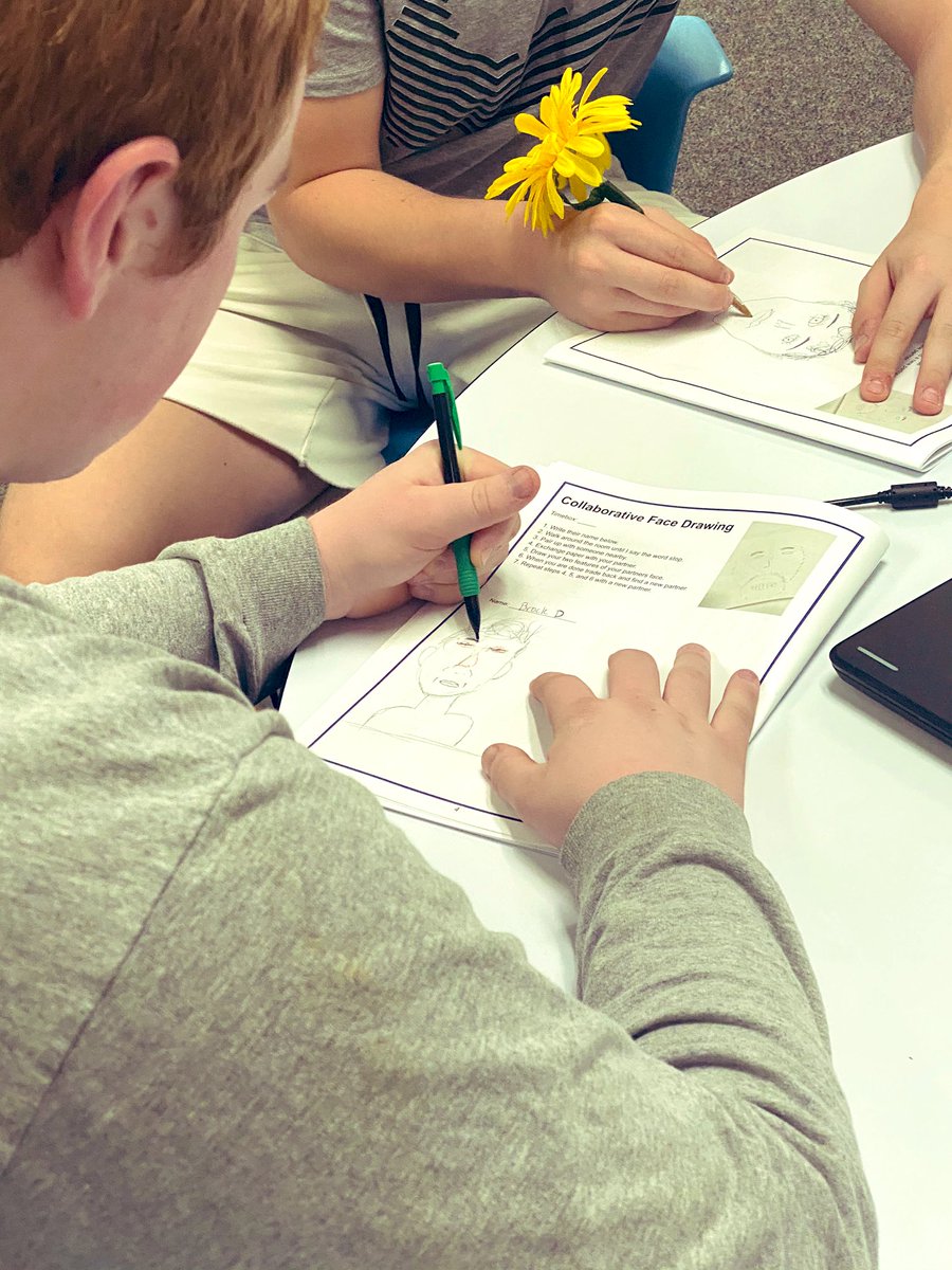 mrswilliams21c's tweet photo. What an enjoyable day w/ students from @grayhoundnation 💜 @GPAEA in #room21c today! We dug deeply into #agile #scrum tools &amp; processes to better manage projects &amp; communicate w/ our teams! We also may have had a little fun! #changeagents #authenticlearning @IowaALN @AEAlearning https://t.co/vhXgk2aJYK